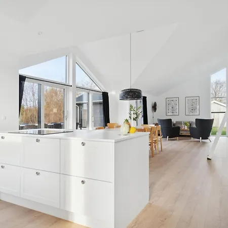 Vakantiehuis Modern Met Bijgebouw En 10 Bedden *