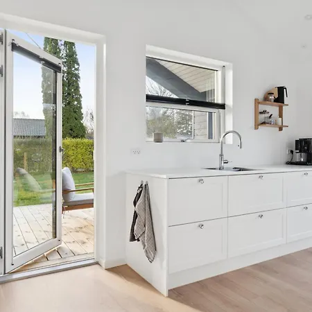 Vakantiehuis Modern Met Bijgebouw En 10 Bedden *