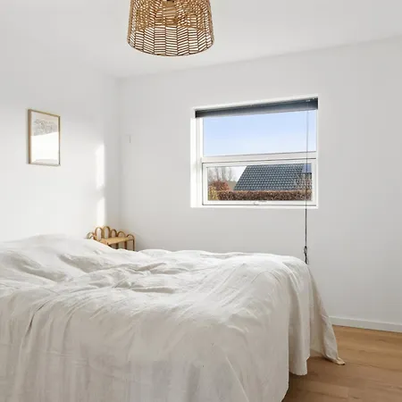 Modern With Annex And 10 Beds * Rude