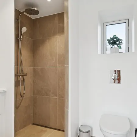 Modern With Annex And 10 Beds * Rude (Sjaelland og Oerne)